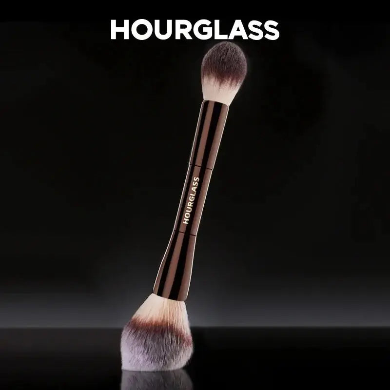 Hourglass Veil Powder Brush No 18 Soft Fiber-2