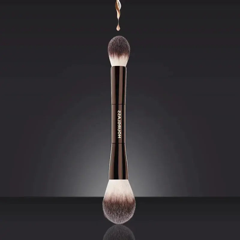 Hourglass Veil Powder Brush No 18 Soft Fiber-3